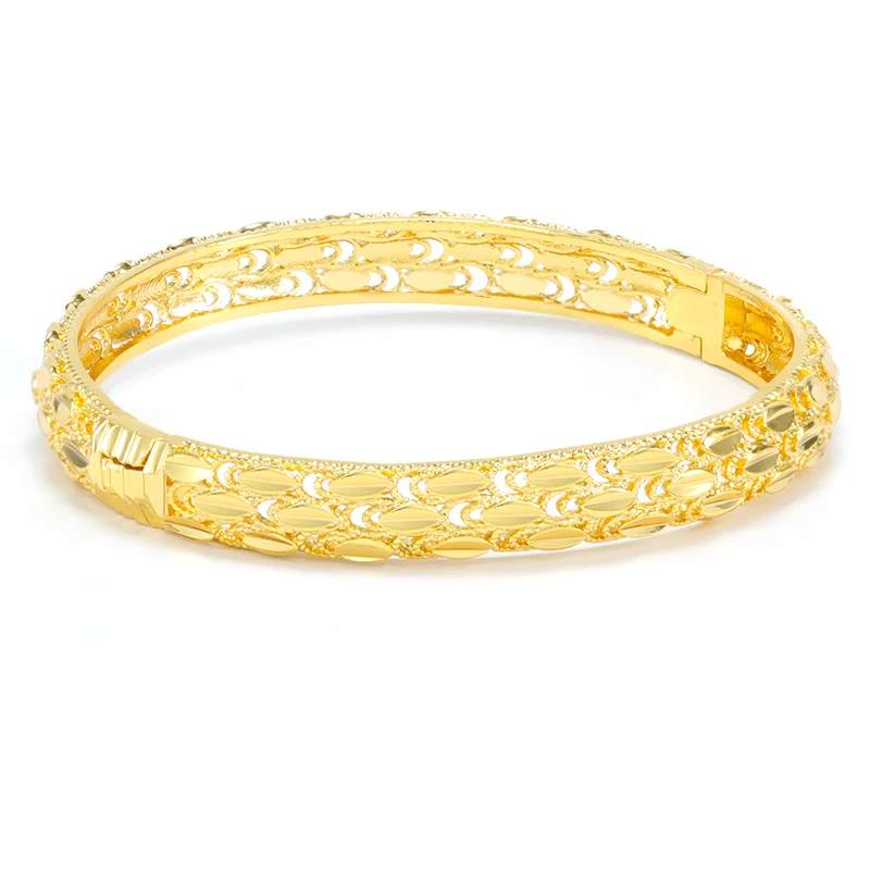 

Factory Manufacturer Fashion jewelry Gold Plated Simple Hollow Out Bracelet For Women