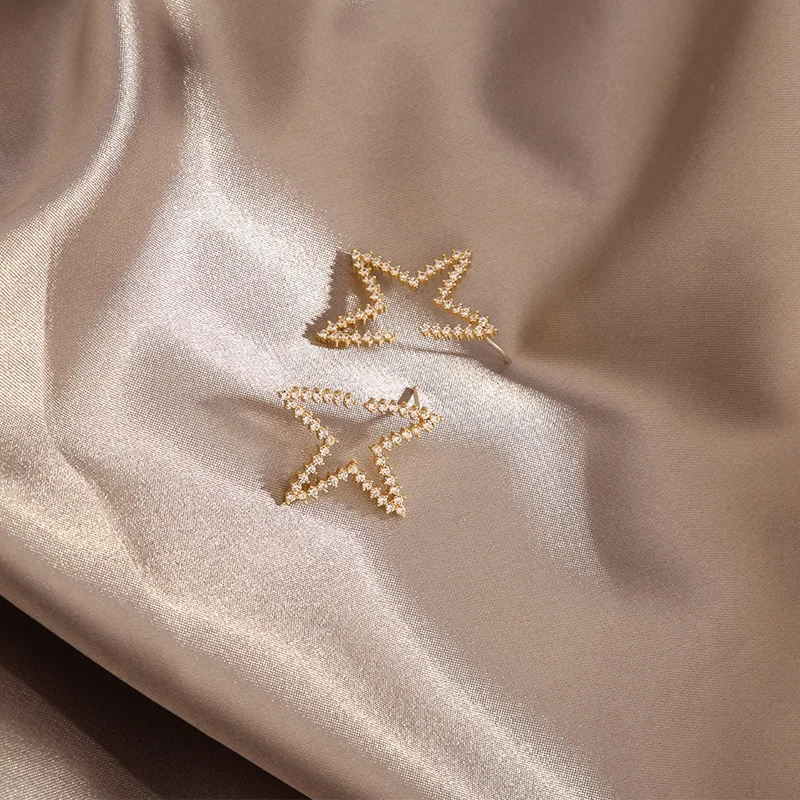 

Gold star earrings simple diamond hollow star pendant earrings (KER516), Same as the picture