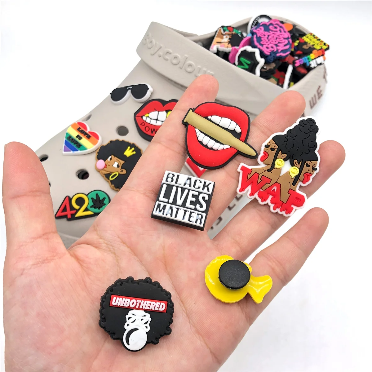 

Custom Wholesale Shoe Decoration For Metal Shoelace Pins Croc Charms Gift, Picture