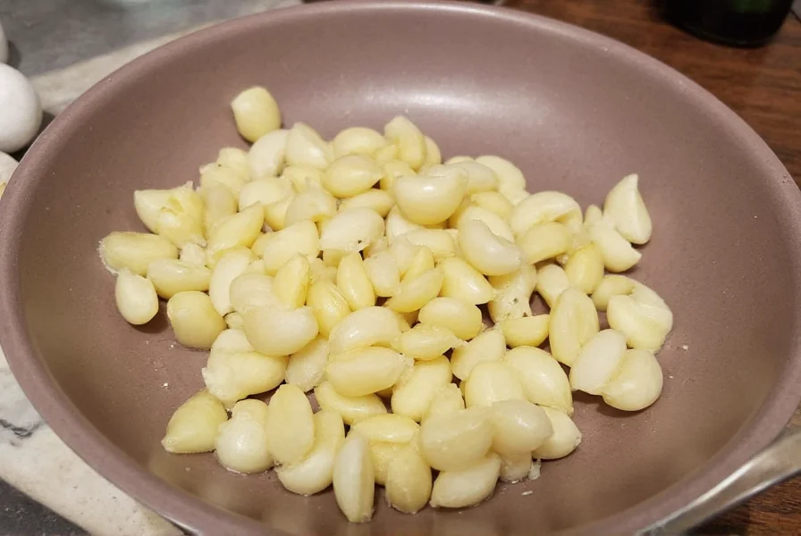 Visual comparison of fresh garlic cloves next to measured minced garlic