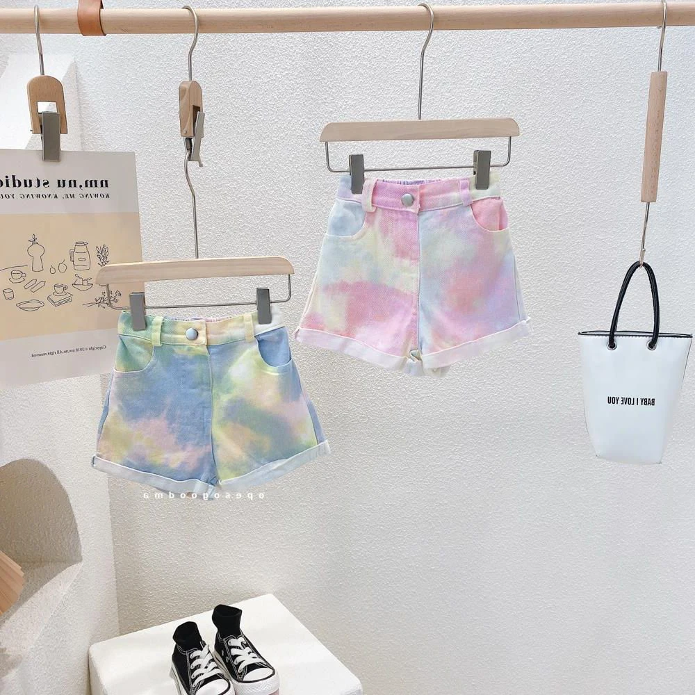 

2021 Wholesale Distributor Cotton Kids Girls Wearing Short Jeans Hanging Denim Shorts