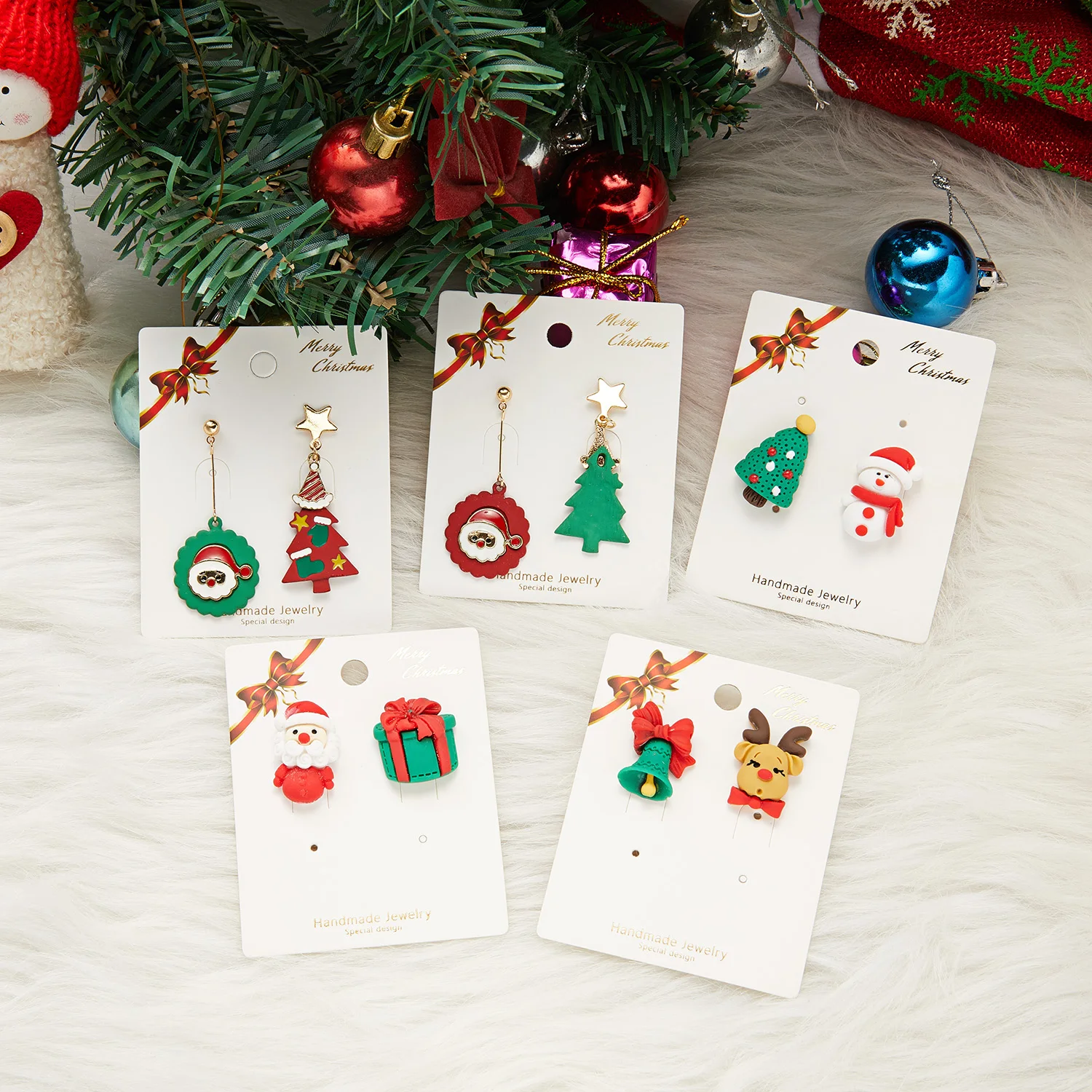 

Cute Christmas Baubles Santa Claus Snowman Earrings Happly New Year Asymmetric Cardboard Christmas Earrings Jewelry Gift