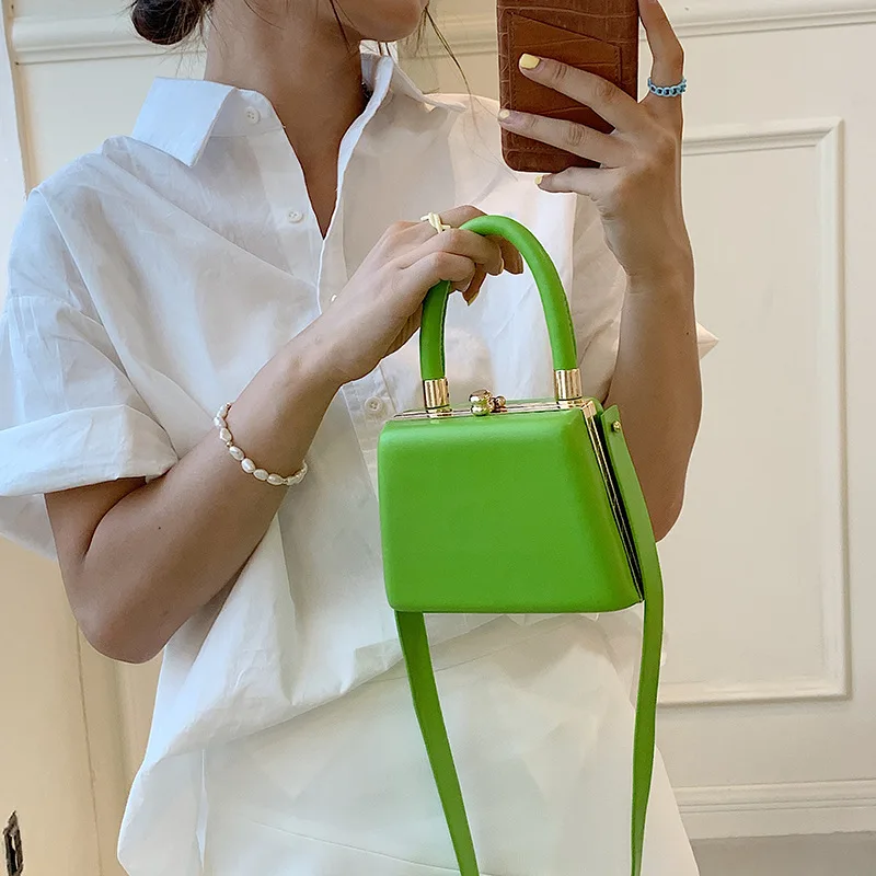 

Letter Ladies Tote Flap Handle Bags Small Low Moq Women 2021 Hand Bags Low Customization Handbags For Women Custom Handbags
