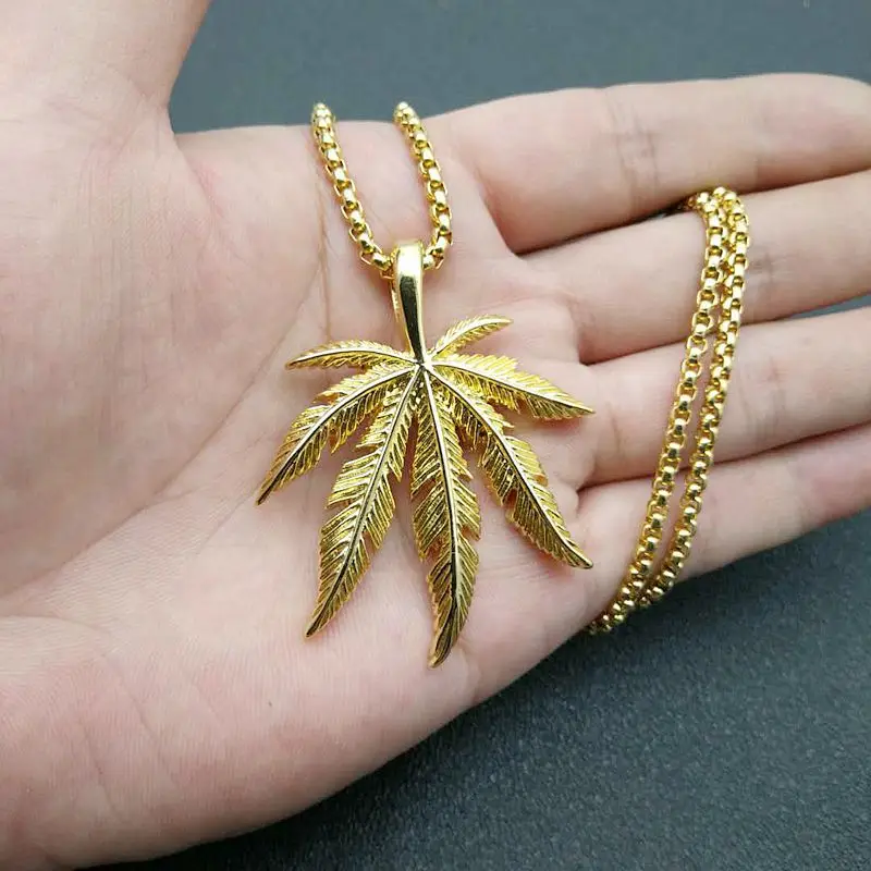 

joyas de oro de 18 kilates stainless steel womens jewelry men necklace maple leaf pendant for gift, Silver, 18k gold, black