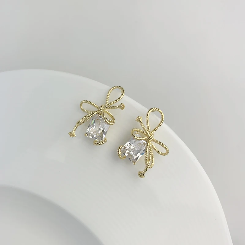 

Vershal Gold Plated Earrings Vintage Bow Zircon Diamond Earrings Jewelry For Women, As pitcure