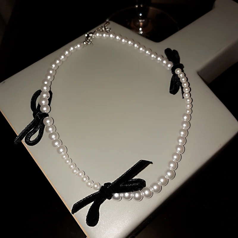 

2021 fashion white pearl bead chocker necklace