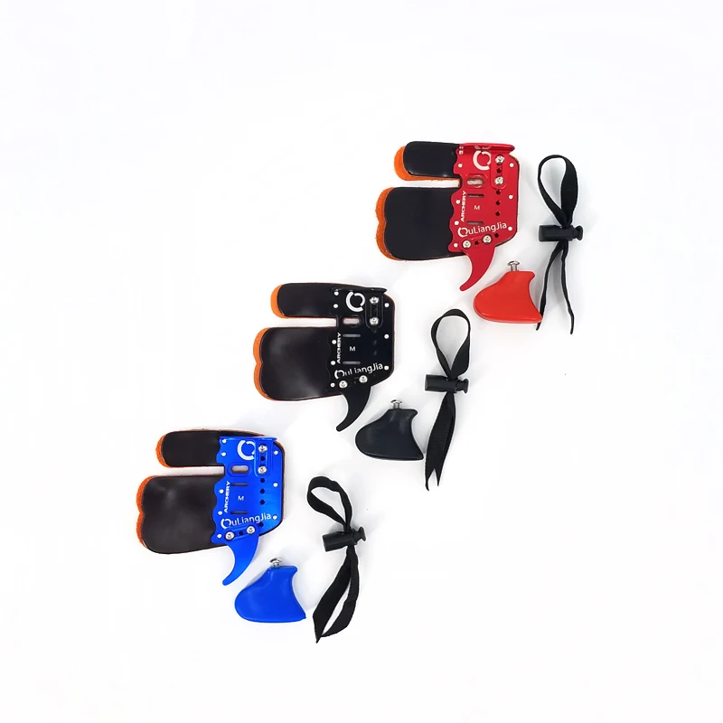 

Simple Leather Archery Finger Tab and Archery Finger Protector for Bow Shooting Protective, Black,blue,red
