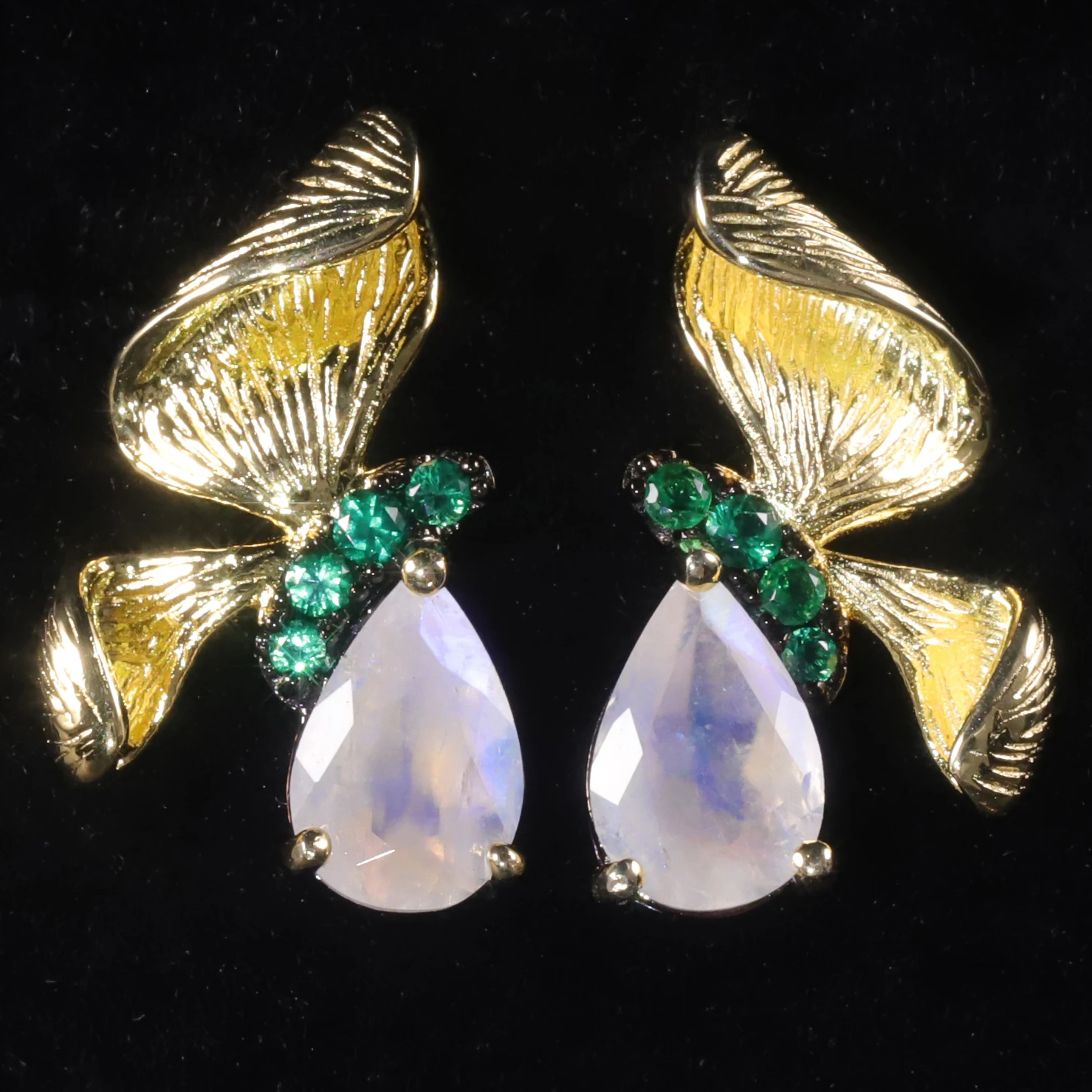 

C7758 Fine Natural Gemstone Two-tone 18K Gold Plating Sterling Silver 925 Vintage Blue Rainbow Moonstone Earrings