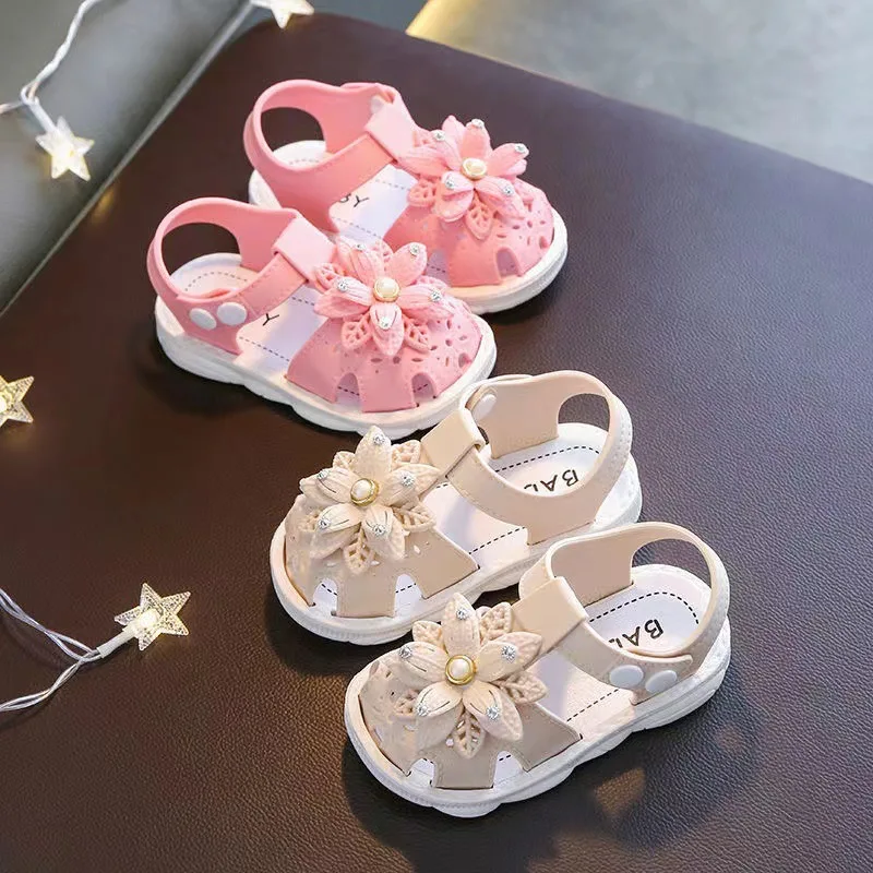 

new designer kids soft sandals outdoor anti slip children slipper shoes for girls