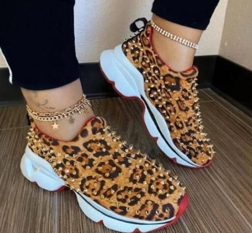 

2020 new arrivals fashion platform rivet sneakers women casual flats shoes ladies sport shoes slip on loafers plus size