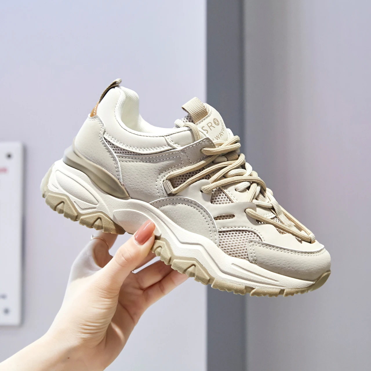 

2022 wholesale Cheap Casual Shoes Women Sneakers White Sneakers Platform Med Heel Ladies Shoe Comfortable zapatillas mujer