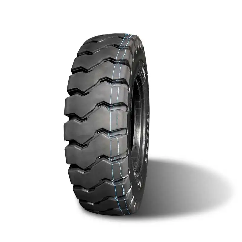 Nouveau pneu de vente chaud de conception à vendre des prix camion de pneu et des pneus d'autobus