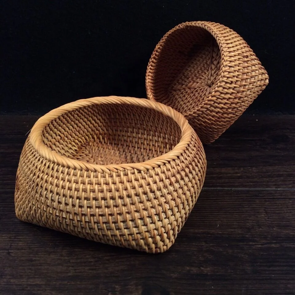 

Rattan hand woven fruit storage basket round serving wicker tray Bread Cake Pastries basket home Storgae Jewelry Box Go box, Natural