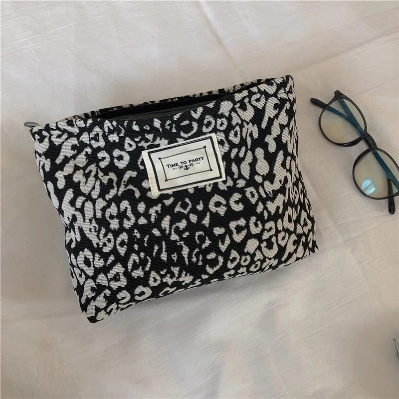

New Leopard Print Cosmetic Bag Korean Women Plaid Cosmetic Pouch Large Capacity Female Travel Make Up Storage Bag Beauty Cases, Colors