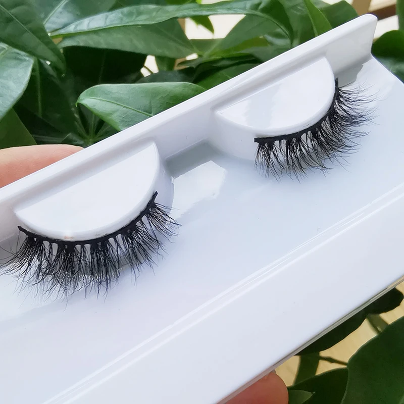 

Small Eyes Short Flared Reusable Corner Half Lash Private Label 3D Mink Half Lashes
