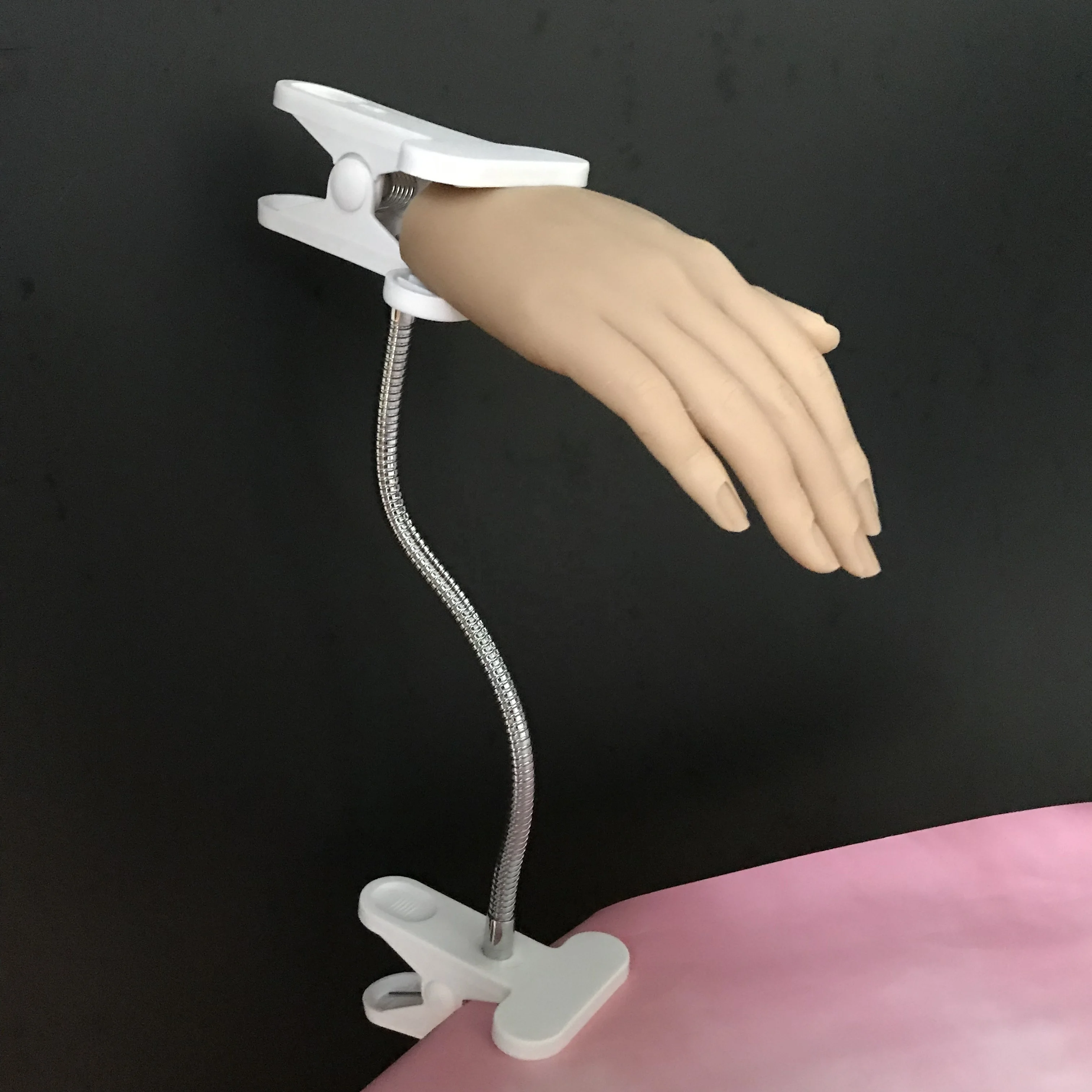 

Silicone Practice Hand Clamp For Nails Movable Nail Practice Hand-Nail Art Painting Hand Model table clamp
