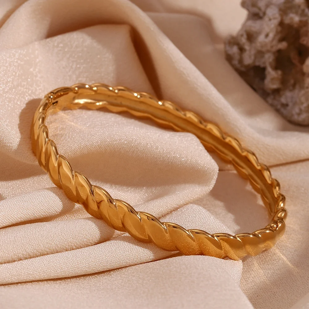 Minimalist Twisted Bangle PVD Gold Plated Stainless Steel Jewelry Tarnish Free Bangles For Girls