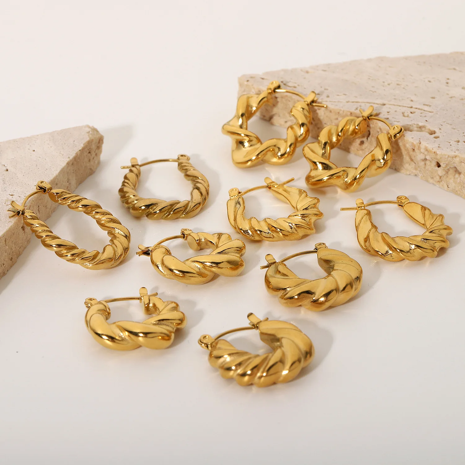 

18K Gold-plated Stainless Steel Twist Wreath Earrings Titanium Steel Geometric Earrings for Women