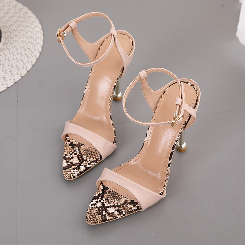 

Femmes Chaussures 2021 NEW Summer 35-42 Python Pattern Patchwork Pointed Toe High Heels Sandals Party Fashion Trend Lady Shoes, Apricot