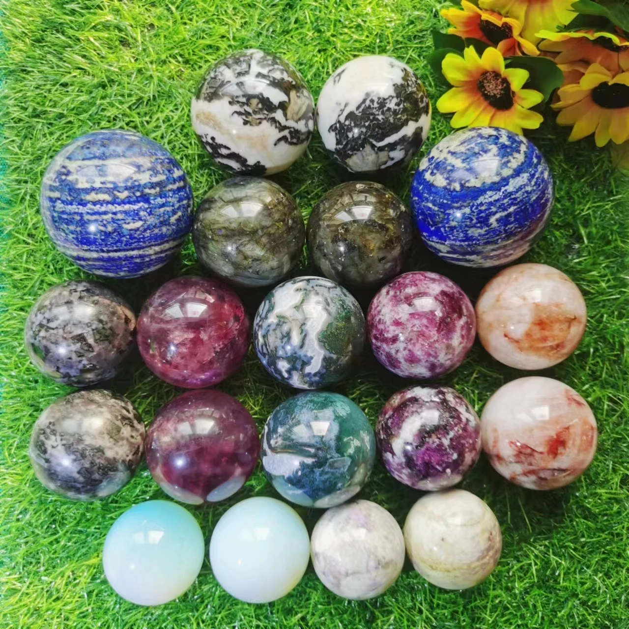 

Natural Crystal Sphere Crystal Ball lapis lazuli labradorite moss agate lepidolite fluorite gabbro fire quartz For Sale