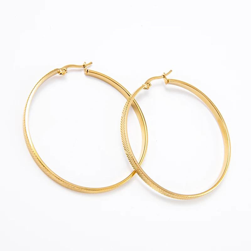 

Width Gold Tone Stainless Steel Carved Lines Circle Earrings Titanium Steel Entwined Wires Embossed C Shape Earring For Women