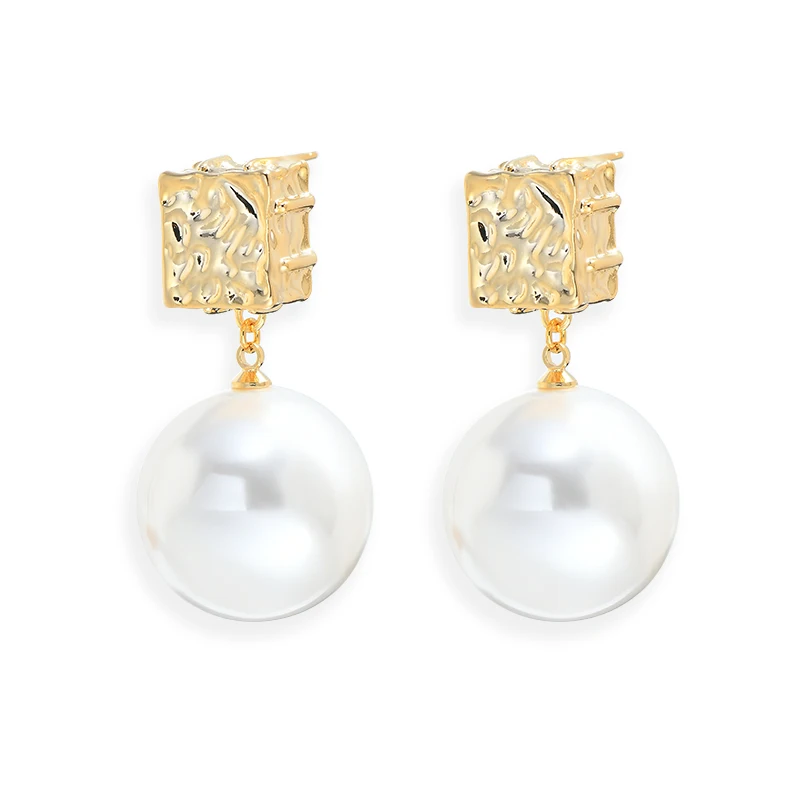 

2023 New Fashionable Style Earrings for Women S925 Silver Needle High Grade Irregular Pearl Earrings Cold Wind Earrings