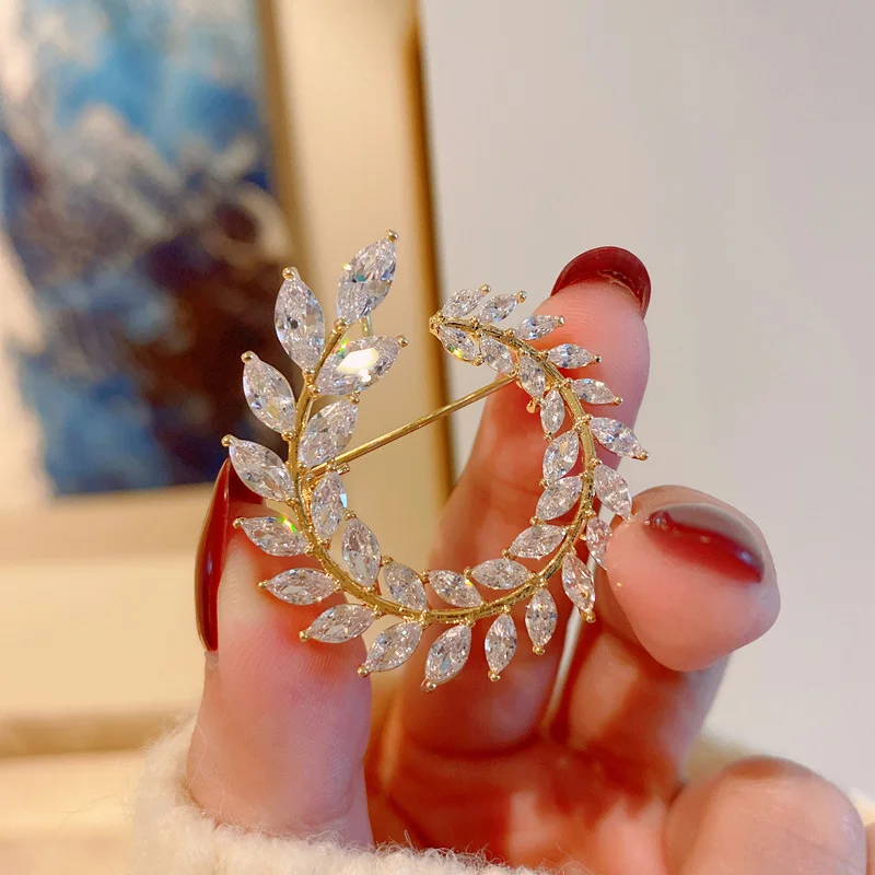 New Korean Crystal Brooch Jewelry Super Flash Zircon Brooches Women Elegant Gold Brooch Pins