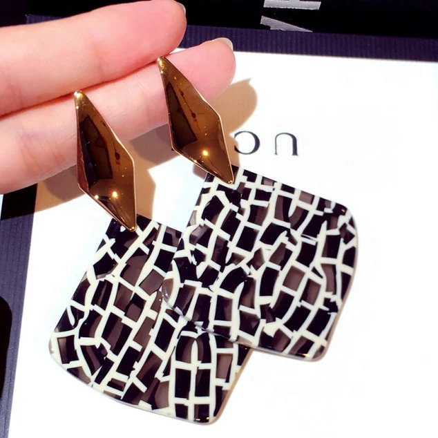 

New Fashion Korea Dangle Earrings Long Exaggerated Geometry Earrings For Women, Picture shows