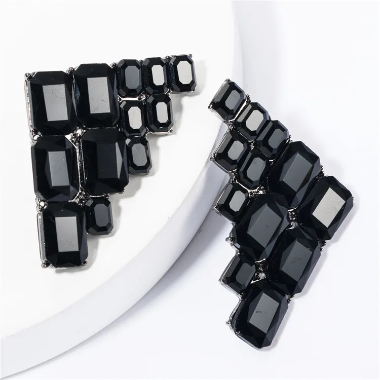 

Vintage Geometric Right Angle Cube Shape Glass Bead Stud Earring Black Square Glass Crystal Earrings, As picture