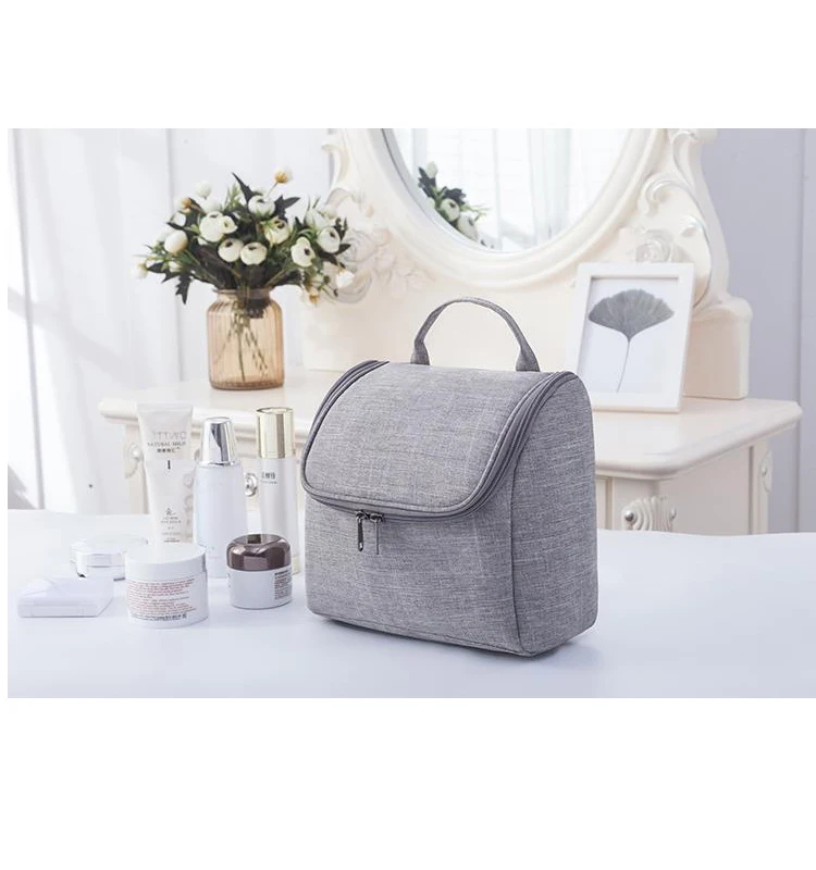 

Portable large capacity cosmetic bag Travelling makeup wash bag