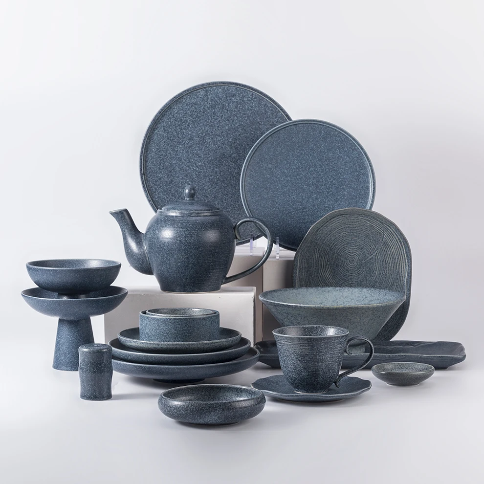 

Wholesale YAYU Japanese style china dining dishes bowls plates set home-used porcelain dinner tableware set ceramic dinnerware, Blue