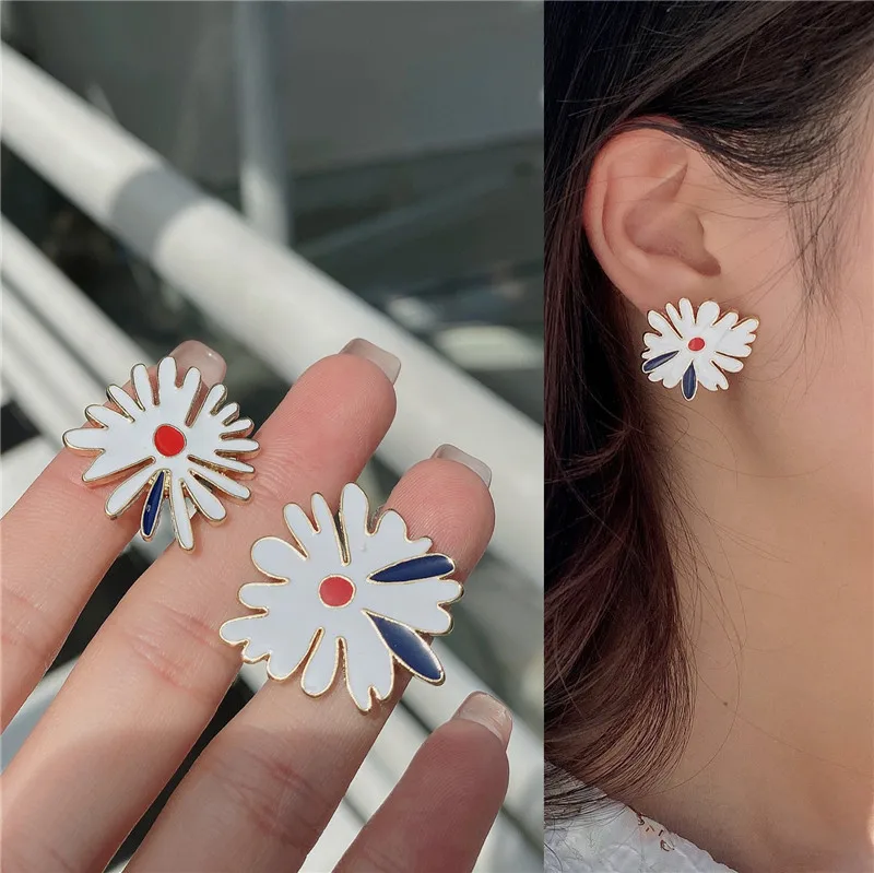 

S925 silver needle small flower earrings niche INS design handmade drip glaze French elegant gentle simple wild earrings