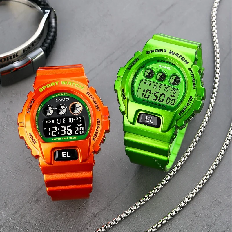 

Hot Sale Skmei 1813 Men Digital Wristwatch 50m Waterproof Chronograph PU Band Sport Watch