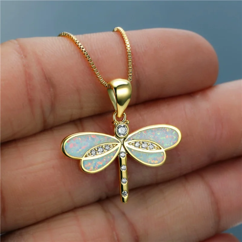 

GT 2022 TIK TOK Hotsale Ins Style Cold Wind Gold Dragonfly Opal Necklace Female Simple Fashion Insect Necklace
