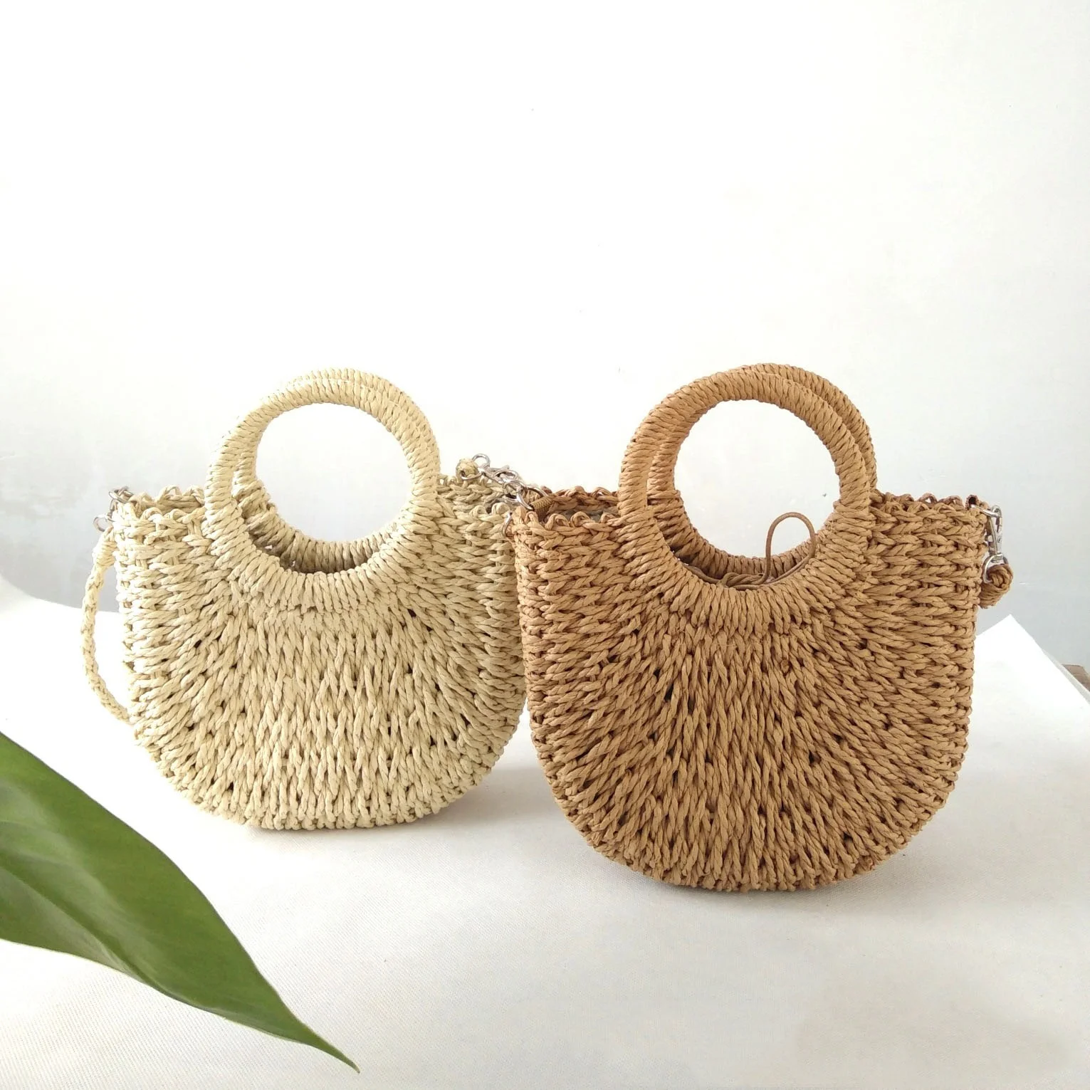 

Manufactory direct supply 2021 new female handbag cross-body bag small round bucket hand woven straw woven bag, Picture