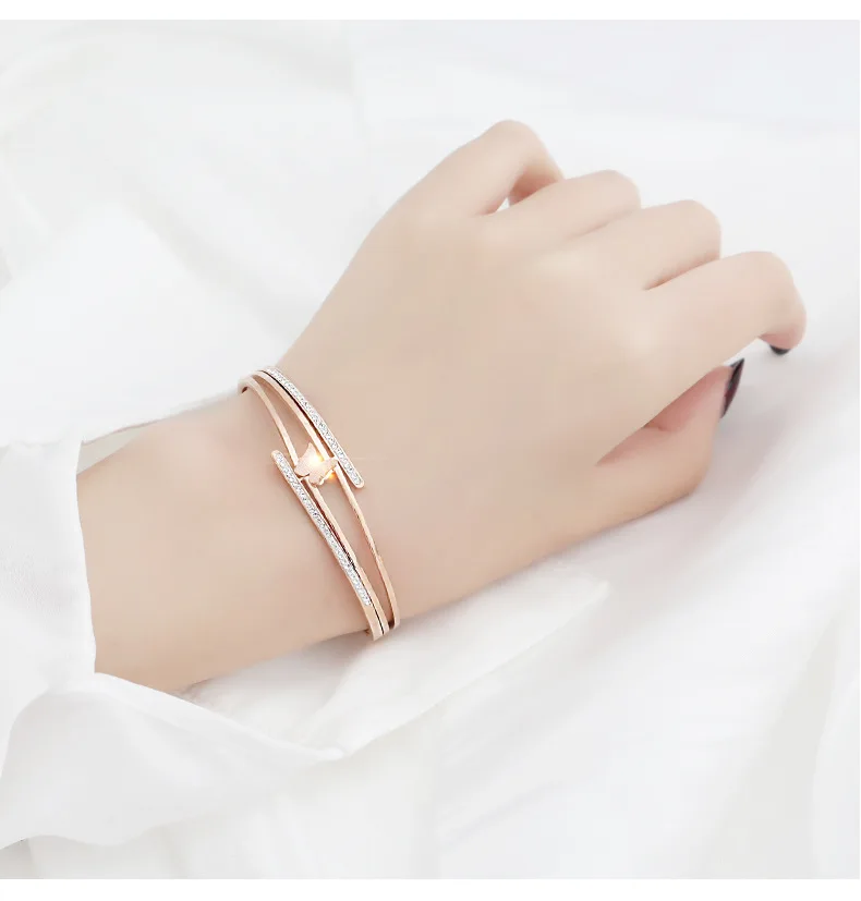 

Korean 18K Rose Gold Crystal Bangle Shiny Diamond Women Butterfly Bracelet, As picture show