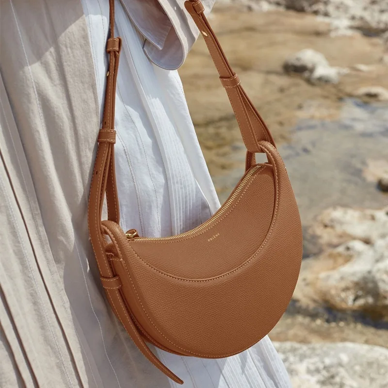 

A niche one shoulder crossbody underarm bag with a high-end saddle for women's bags