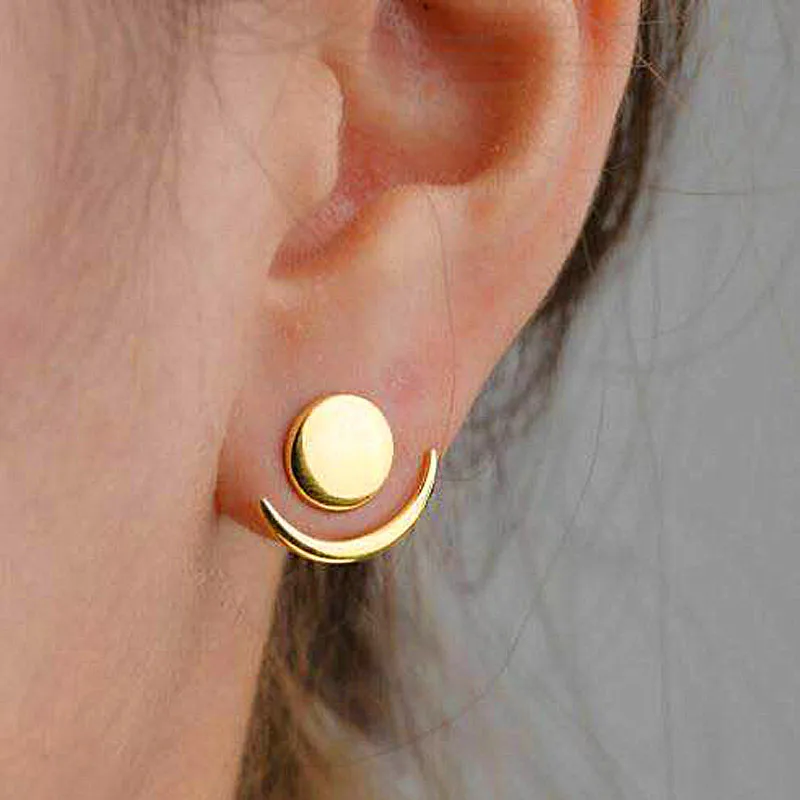 

Simple gold fashion sun and moon stud stud earring, Like picture