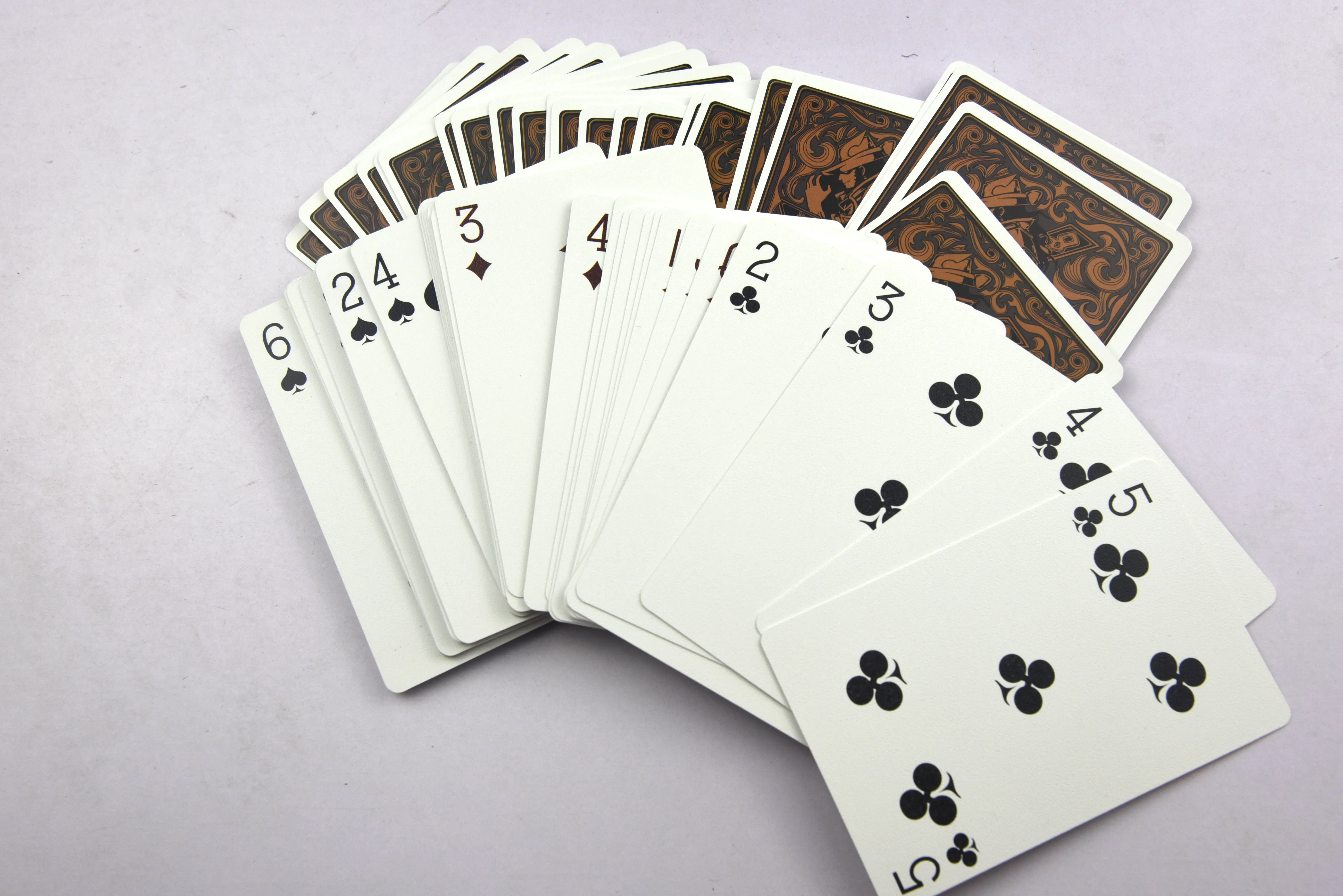 定制游戏卡赌场 poker 纸印刷扑克牌专业制造商批发