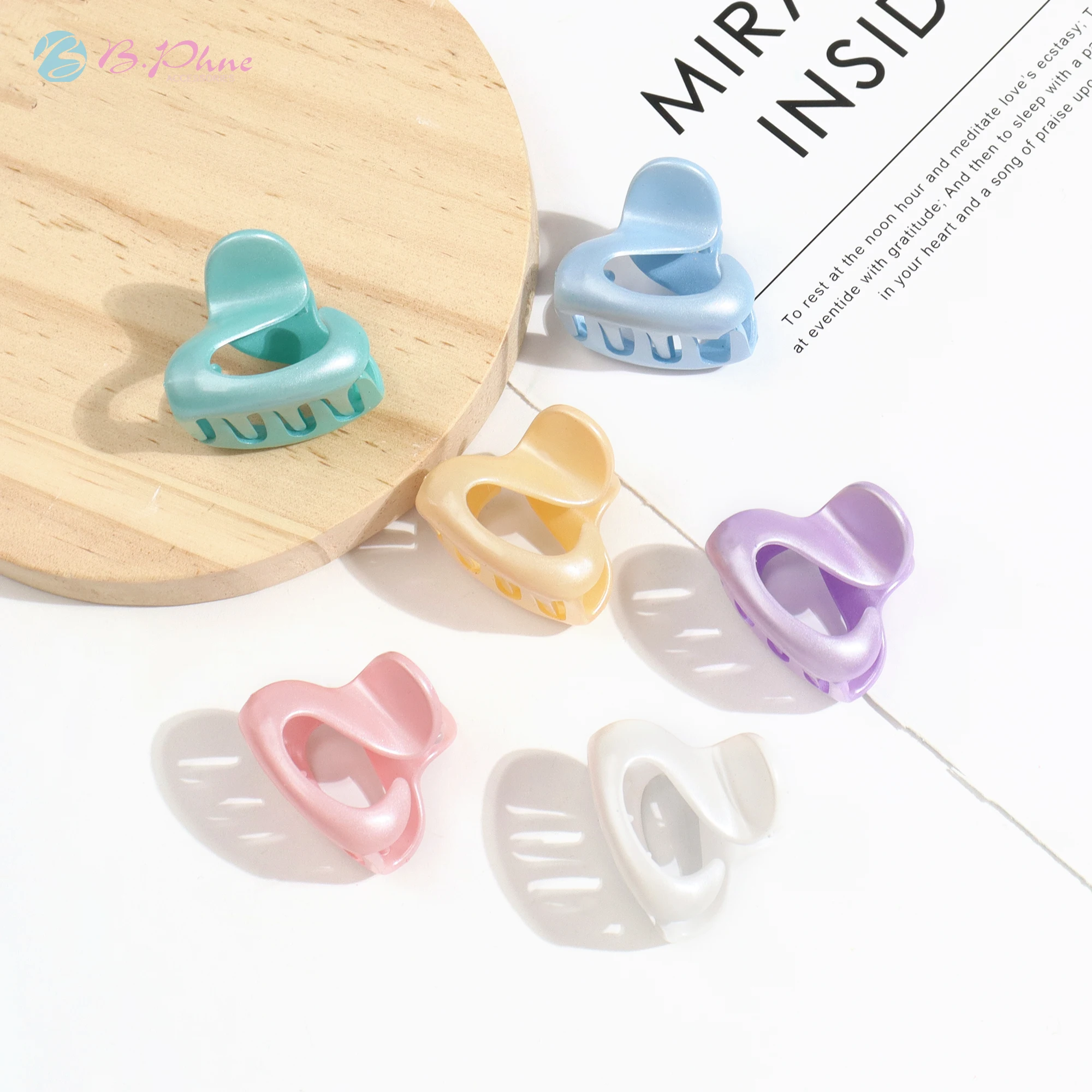 

Clips Accessories Hollow Out Small Size Claw Clips Frosted Light Color Plastic Ponytail Hair Clips for girls kids