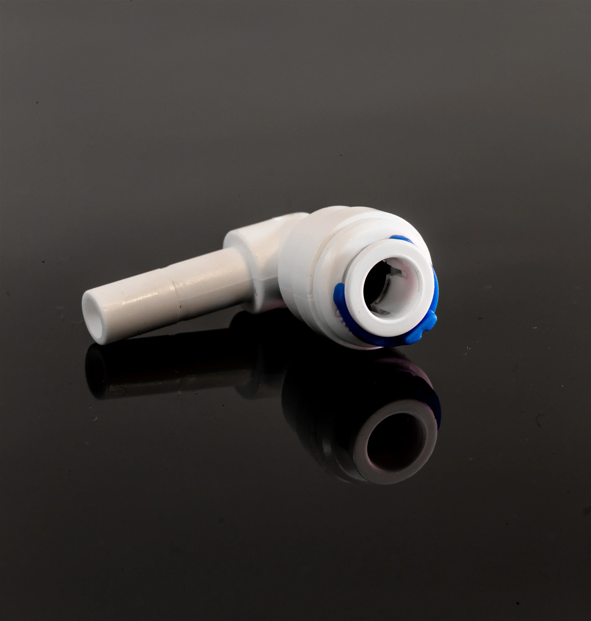 
Quick fitting elbow stem plug in push connector used for RO system 