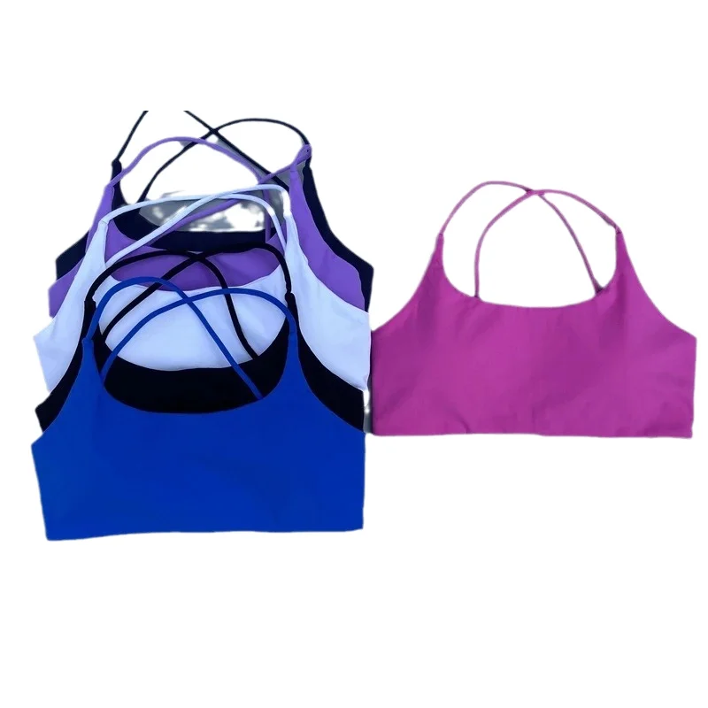 High-support cross-strapped sports bra made of spandex and nylon