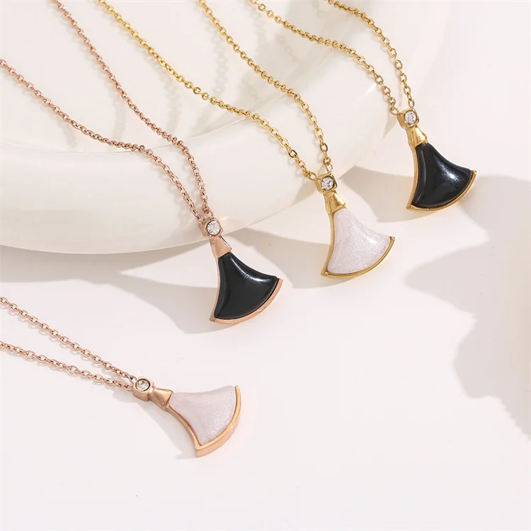 

Wholesale New Fashion Jewelry Dainty Titanium Steel Designer Necklace Women Small Shell Skirts Necklace