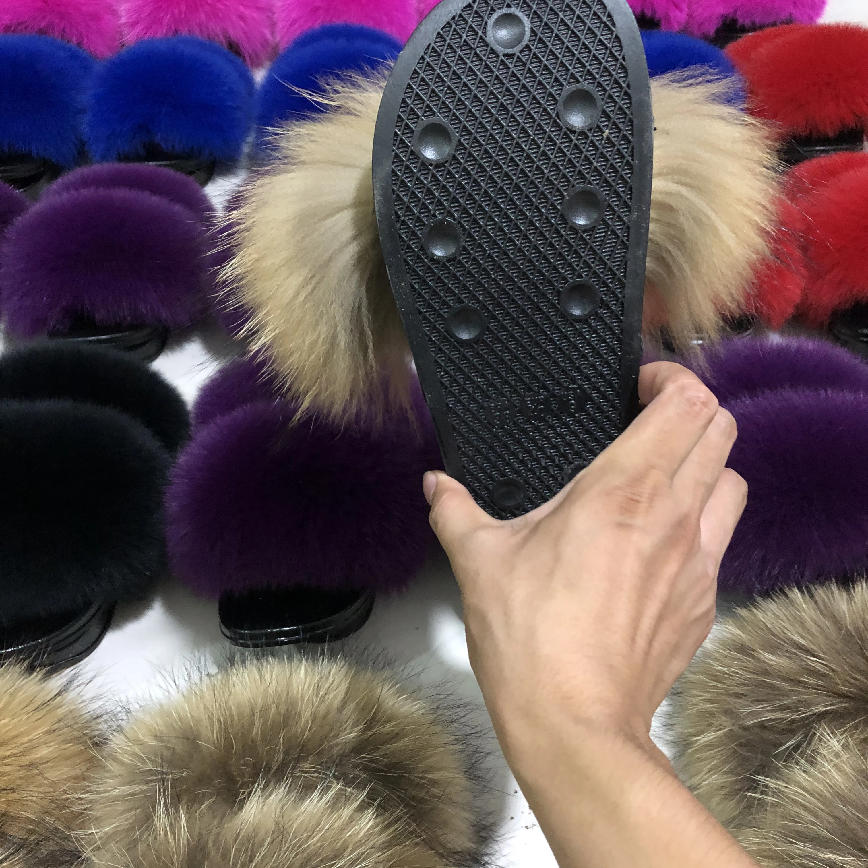 
Factory Direct Wholesale Quality Colorful Fur Sliders Factory Price real fox fur slippers fur slides 
