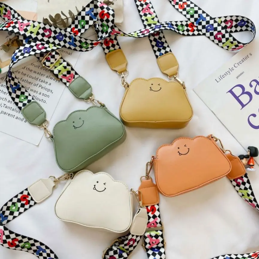 

B10066 2020 new autumn winter cute smiling face cloud bag fashionable wide shoulder shoulder messenger bag little girl