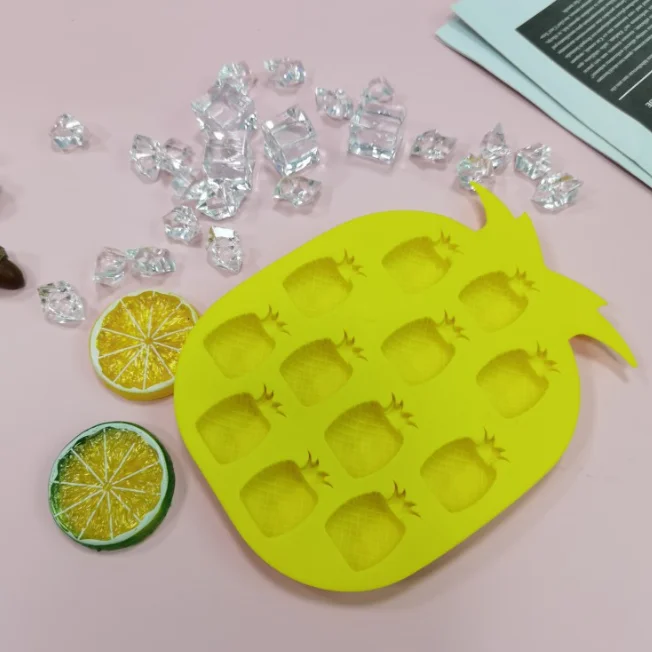 

LOVE'N LV567I 2021 new popular Pineapple creative silicone ice lattice ice maker ice model wholesale For kitchen tools