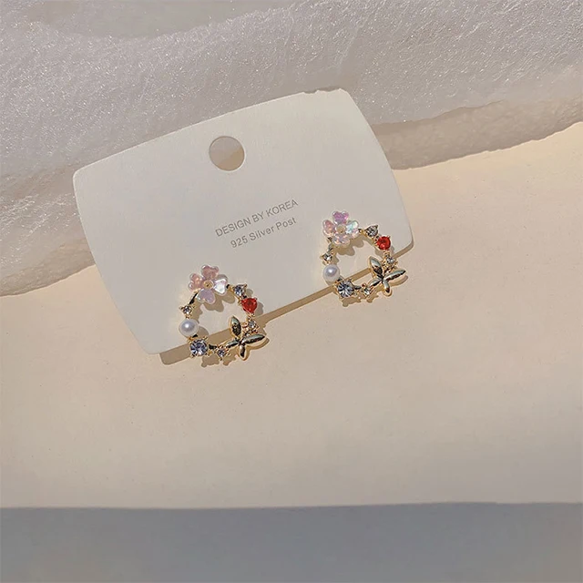 

ADELANTE Female Compact Simple Cool Ins 925 Silver Needle Flower Small Butterfly Earrings, Gold