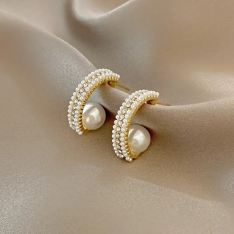 

Elegant 925 Silver Pin 18k Gold Plated White Round Pearl Stud Earrings Semi Circle Pearl Earrings