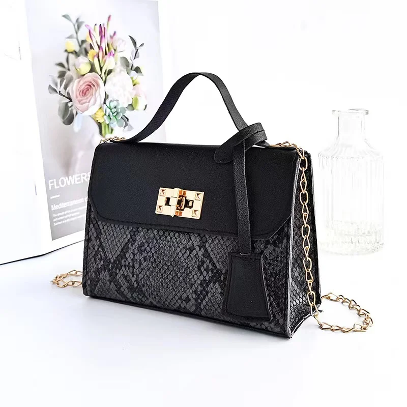 

Women's bag New metal fringe single shoulder saddle Fashion casual mobile phone Gift bag