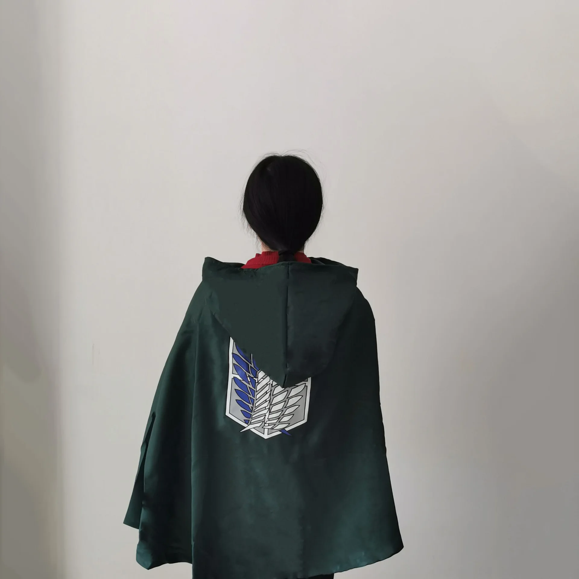 

Anime Attack on titan cloak Green Scout Regiment Scout Legion Wings of Liberty Captain Levi Cosplay Costume Halloween Cos Clothe, Picture shown